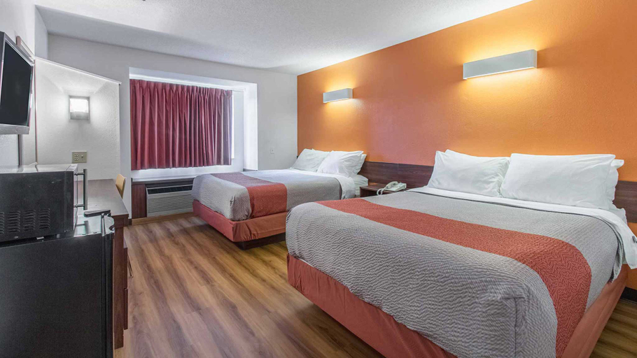 Bedroom 3, Motel 6 Streetsboro, Oh GA, Portage