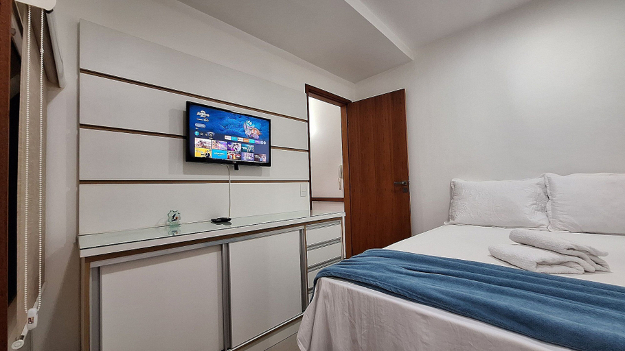 Room 5, AP com 2 Suítes na Praia do Forte Malibu, Cabo Frio