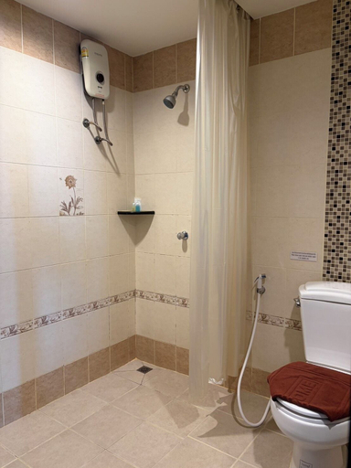 Bathroom 4, J & Y Lodge Hotel, Muang Chon Buri