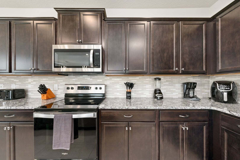 Private kitchen 5, Stay in Style: Townhome by Disney w Resort Perks, Polk
