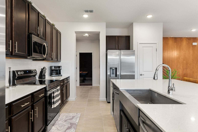 Private kitchen 2, Brand New Masterpiece! 15 En-suites!, Osceola