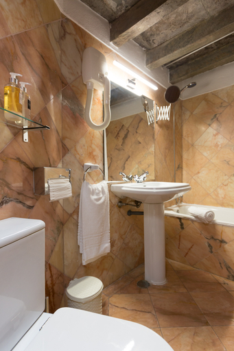 Bathroom 5, Estalagem de Monsaraz, Évora