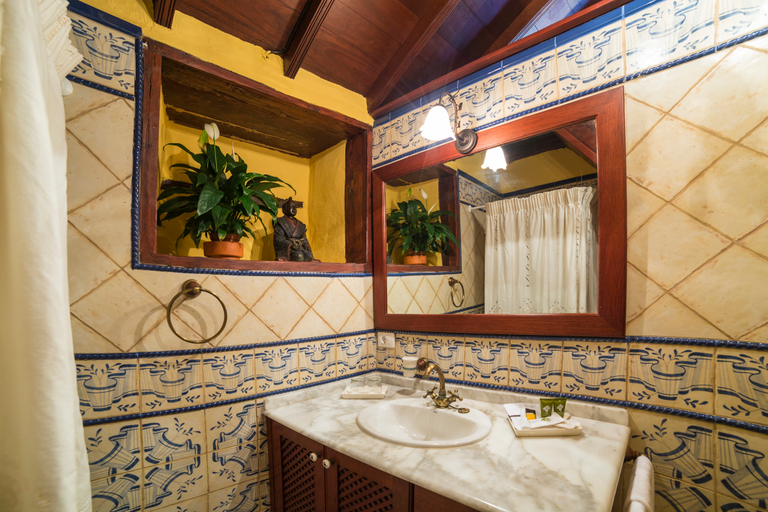 Bathroom 4, HOTEL EMBLEMATICO SAN MARCOS, Santa Cruz de Tenerife
