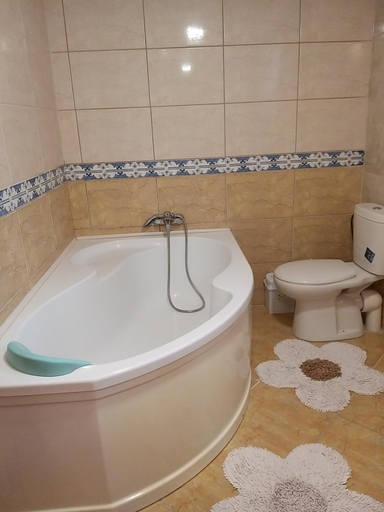 Bathroom 3, Magdalena Vendeghaz, Esztergom
