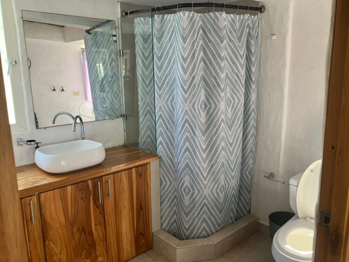 Bathroom 3, Casa Las Mantas Santa Marianita, Manta