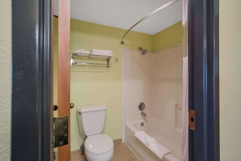 Bathroom 4, Americas Best Value Sandman Inn, Union