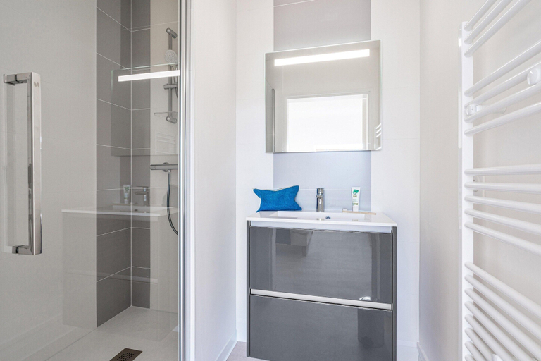 Bathroom 2, Beautiful 8-person Family Duplex, Morbihan