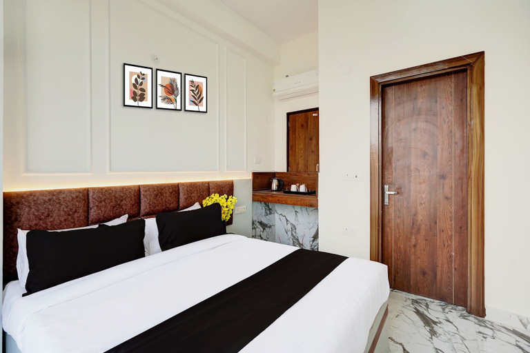 Room 2, Classic With Balcony Surajpur Greater Noida, Gautam Buddha Nagar