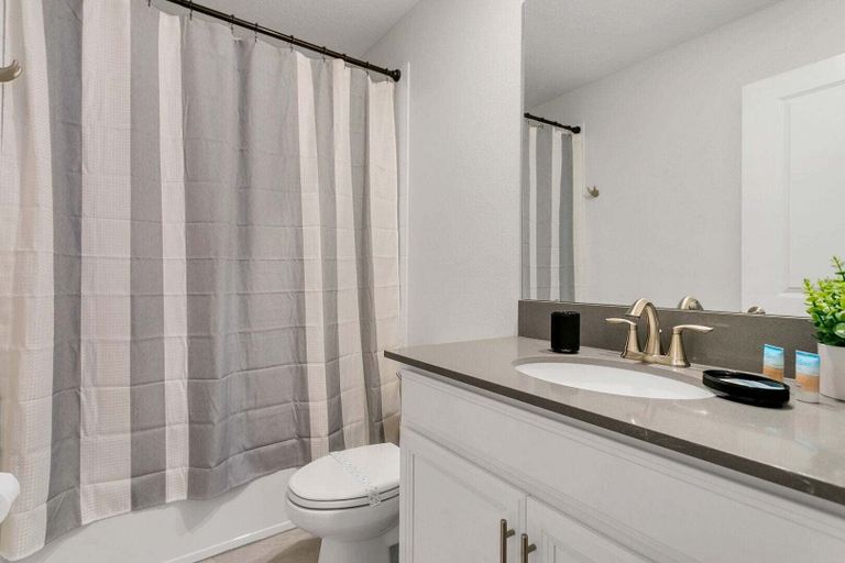 Bathroom 3, Super fun Spacious Family Home With top Amenities Pool/spa Sleeps 24, Osceola