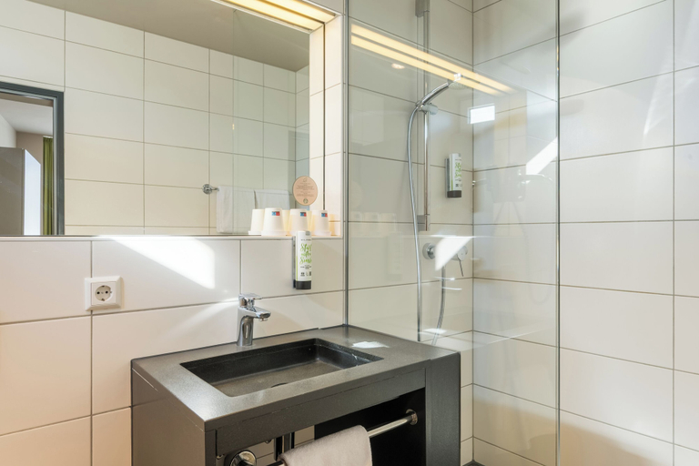 Bathroom 5, Joesepp´s Hotel am Schweizerberg, Memmingen