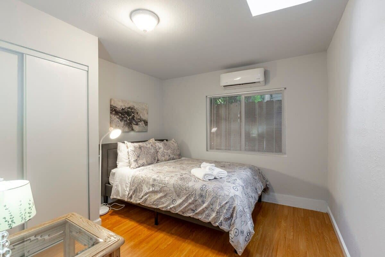 Interior 3, Marbella Lane - 2BR Guest House Dtwn RWC Pking, San Mateo