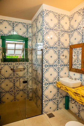 Bathroom 5, Tiradentes Village, Tiradentes