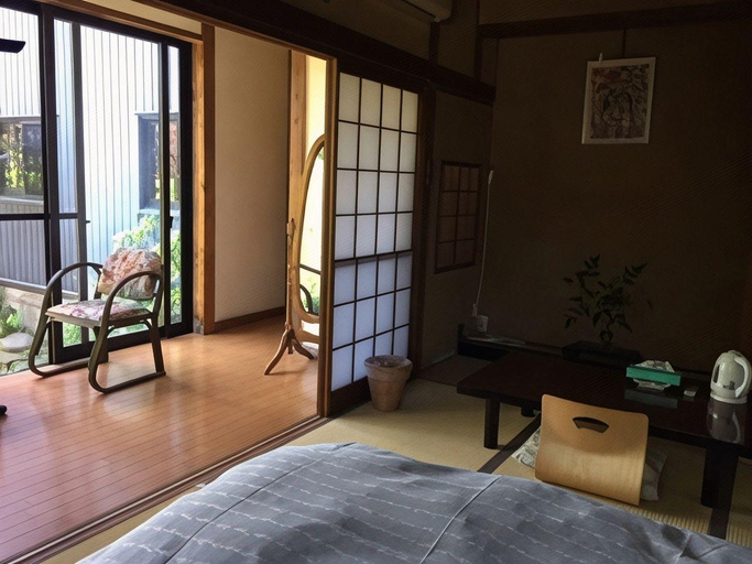 Others 4, Chitose Ryokan, Nyūzen