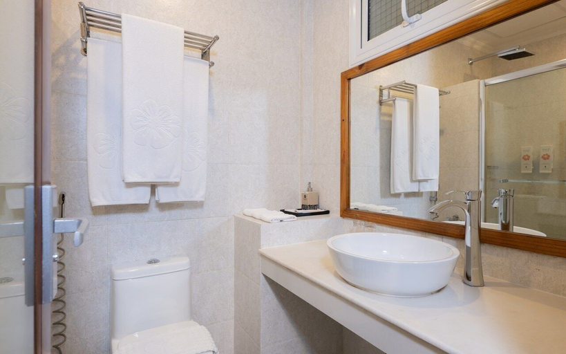 Bathroom 5, Kaani Village & Spa, Maafushi Island