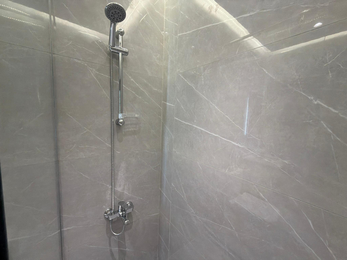 Bathroom 2, 204 JRE apartment with stunning boulevard veiw, Wadi Essier