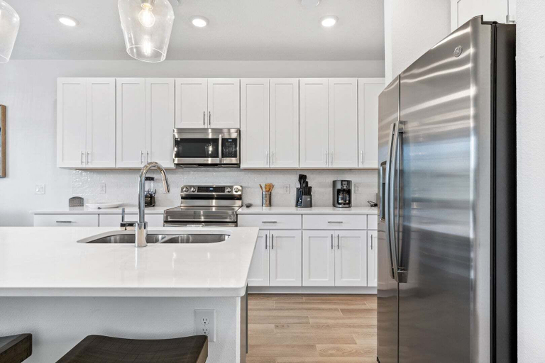 Private kitchen 5, Lovely Townhome Sleeps 8, Polk