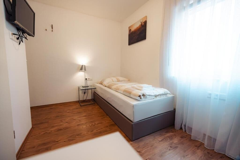 Bedroom 3, Hotel Three Corners, Lörrach