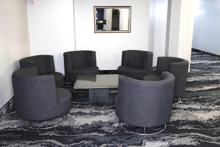Public Area 3, Travelodge by Wyndham Hotel & Convention Centre Quebec City, Communauté-Urbaine-de-Québec