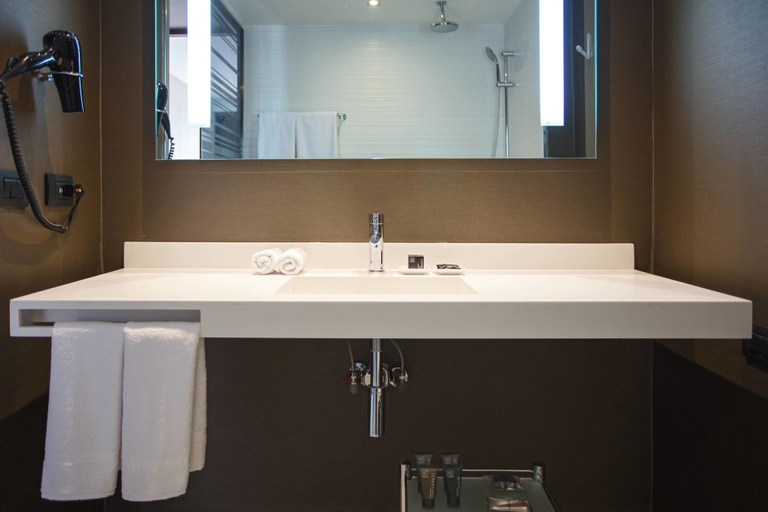 Bathroom 4, AC Hotel by Marriott Panama City, Panamá