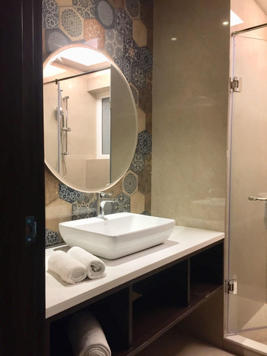 Bathroom 4, Hotel LE ROI Lake View, Koti, Tehri Garhwal