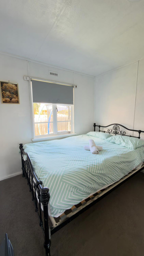 Bedroom 3, Private Double Room Shared Bathroom, Clarence