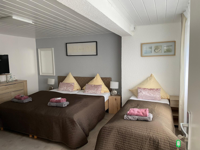 Bedroom 2, Hotel Sonnenhof, Merzig-Wadern