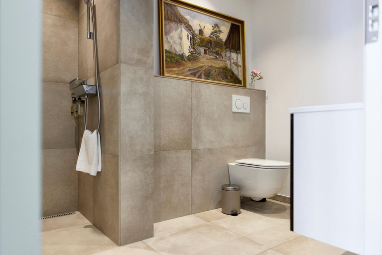 Bathroom 5, Westergaards Hotel, Ringkøbing-Skjern