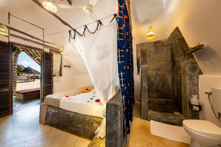 Bathroom 5, Nur Beach Hotel, Kusini