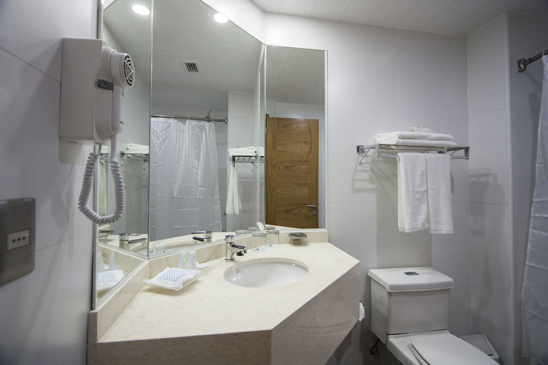 Bathroom 4, Diego de Almagro Osorno, Osorno