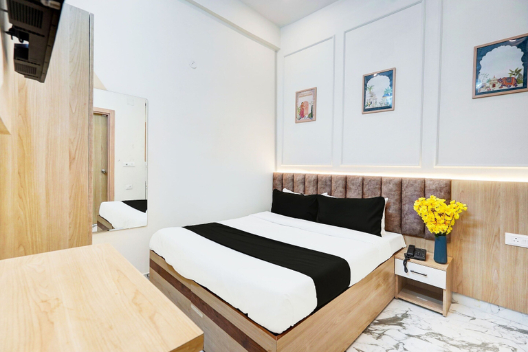 Room 4, Classic With Balcony Surajpur Greater Noida, Gautam Buddha Nagar