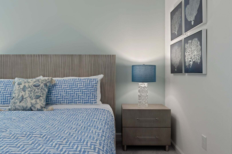 Room 5, Stunning Modern Home!, Osceola