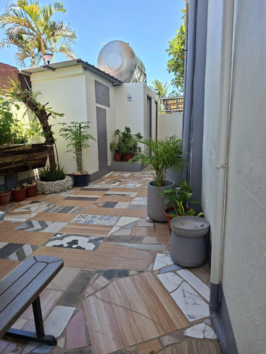 Others 3, D Estelita Guest House, Moalboal