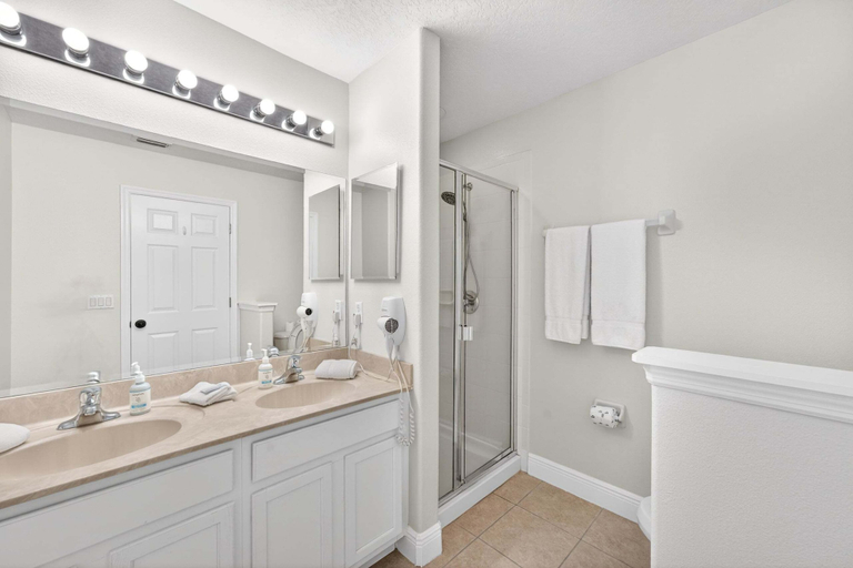 Bathroom 4, Cozy 3BR Townhome 5 Miles From Disney, Osceola