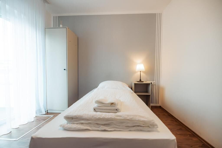 Bedroom 4, Hotel Three Corners, Lörrach