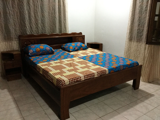 Room 2, BOUGAINVILLERS, Golfe (incl Lomé)