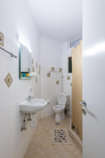 Bathroom, Sea Kiato Apartment, Peloponnese