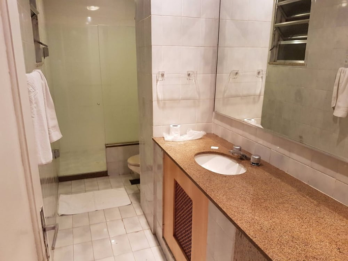 Bathroom 4, Hotel Atlântico Lapa, Rio de Janeiro
