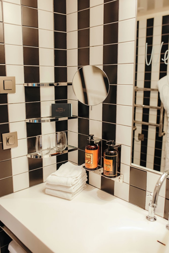 Bathroom 4, Hotel Eiffel Blomet, Paris