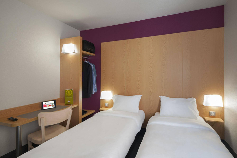 Bedroom 3, B&B HOTEL Lyon Caluire Cité Internationale, Rhône
