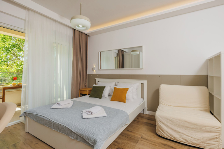 Room 5, Apartments Via Mare