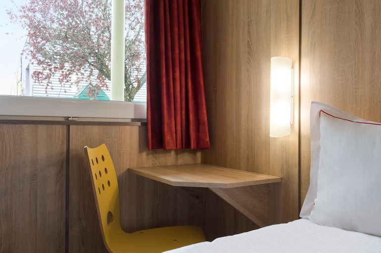 Bedroom 2, The Originals Access, Hôtel Aurillac, Cantal