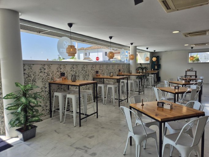 Food & Drinks 5, Domocenter Apartamentos TurÃ­sticos, Sevilla