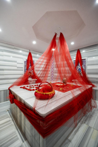 Bedroom 2, Poison Garden Suite & SPA, Merkez