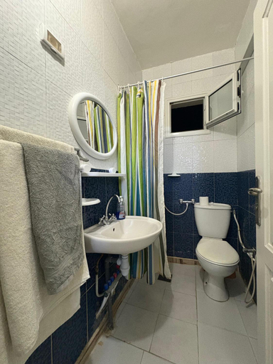 Bathroom 3, Dar KAMOUN - 2BR Apts with 5G WiFi & Parking, Houmt Souk & Corniche, Houmt Souk
