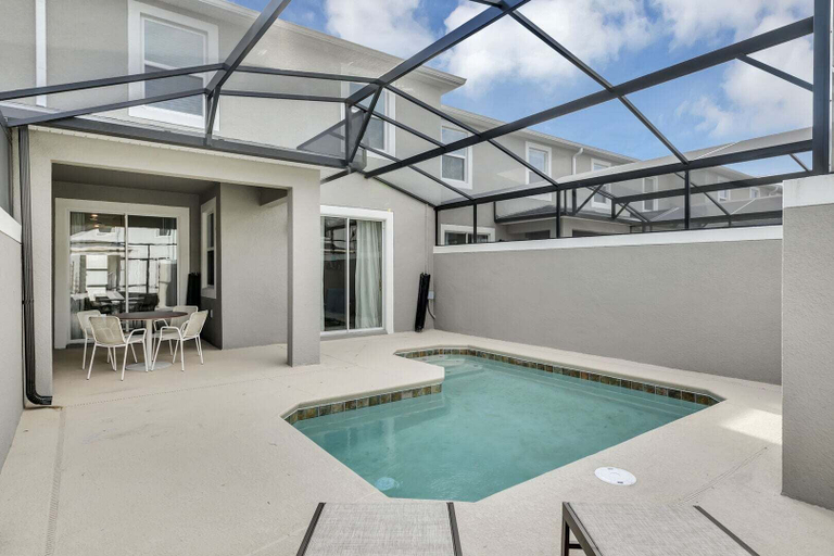 Pool 4, Stylish Family Home Private Pool 111, Osceola