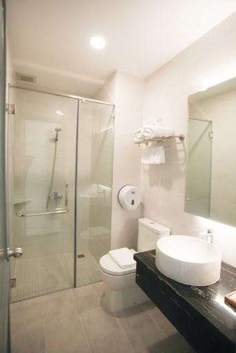 Bathroom 5, Fide Hotel, District 7