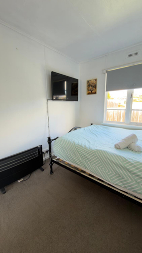 Bedroom 2, Private Double Room Shared Bathroom, Clarence