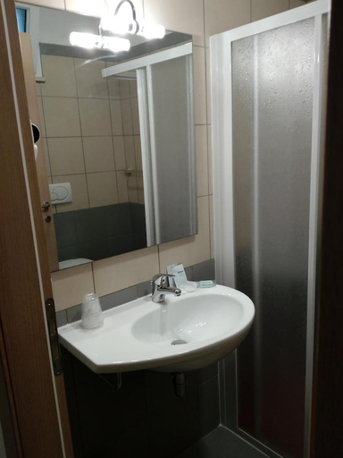 Bathroom 3, Nautilus Hotel, Rimini