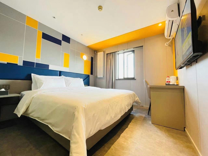 Bedroom 2, 7 Days Inn Beijing Dinghui Temple Wuluju Metro Station, Beijing