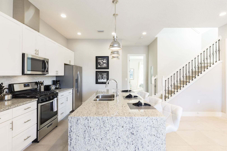 Private kitchen, Wonderful Villa 5min Disney BBQ 102, Osceola